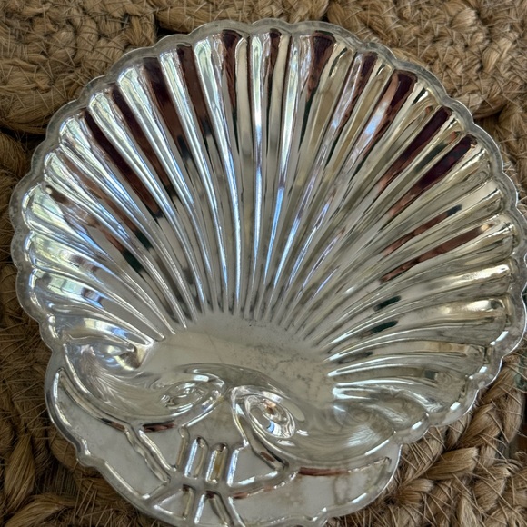 Silver Plated Shell-Shaped Decorative Trinket Dish - Picture 2 of 4